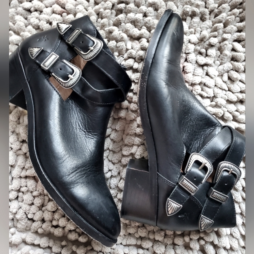 FRYE Ray Italian Leather Shootie/Ankle Bootie 7.5 med